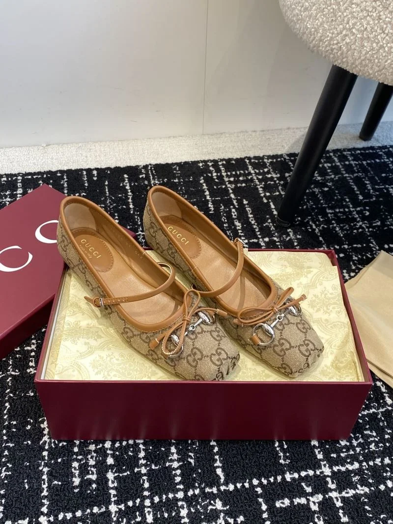 Gucci Low Shoes Durable 24607