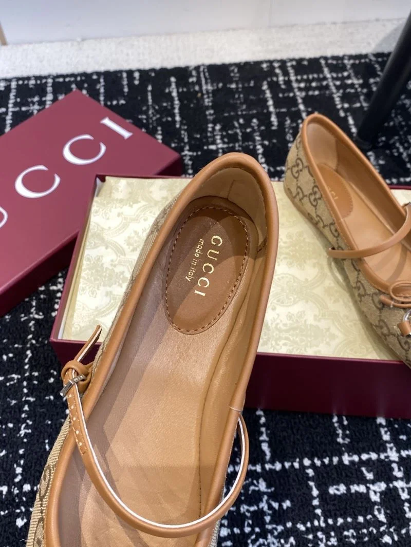 Gucci Low Shoes Durable 24607