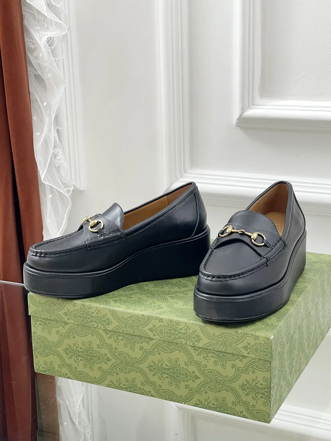 Gucci Low Shoes Functional 24613