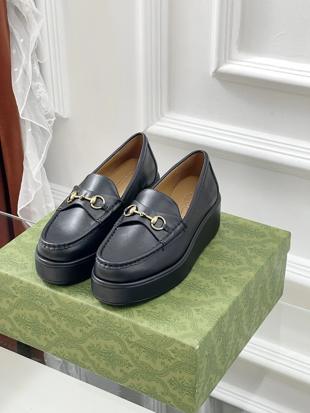 Gucci Low Shoes Functional 24613