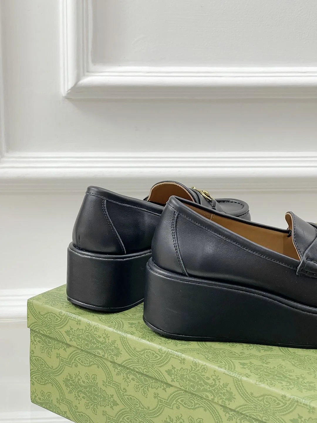Gucci Low Shoes Functional 24613