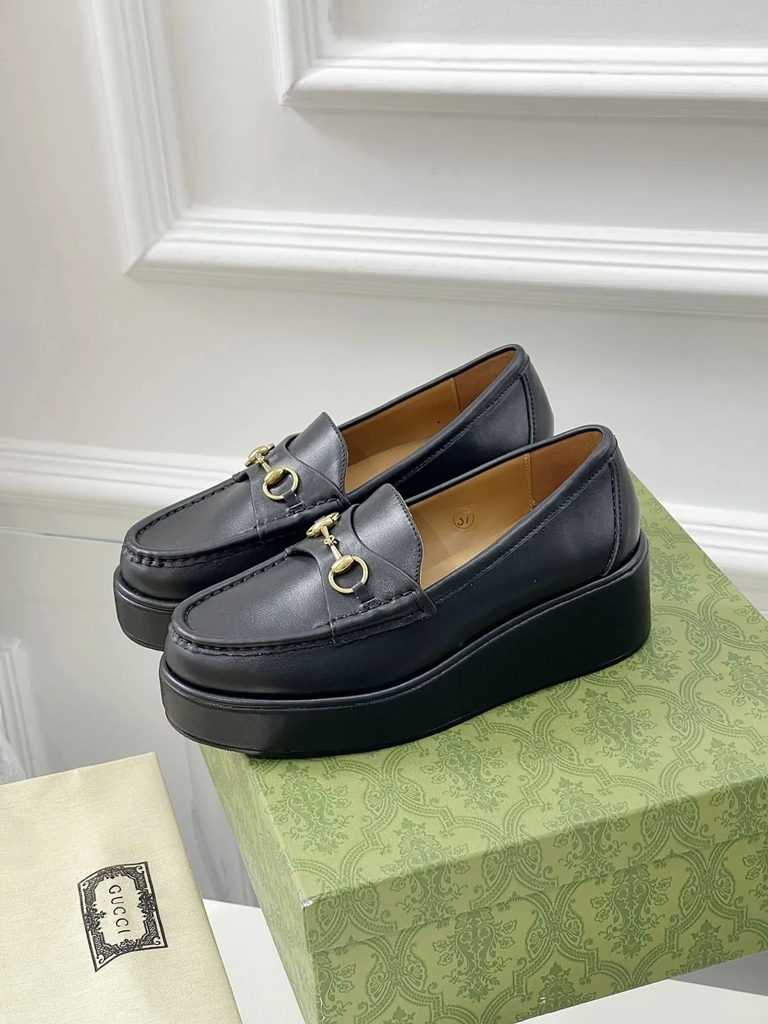 Gucci Low Shoes Functional 24613