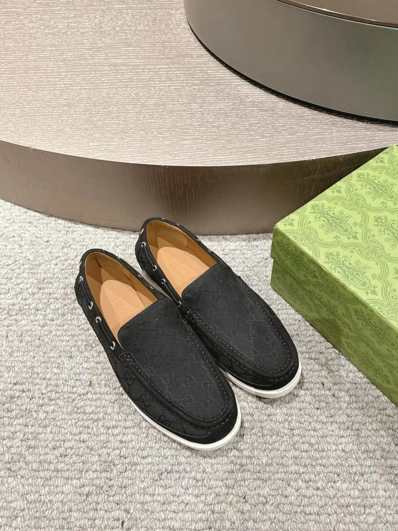 Trendsetting Gucci Low Shoes 25105