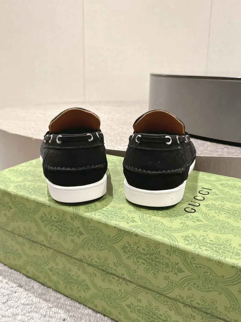 Trendsetting Gucci Low Shoes 25105