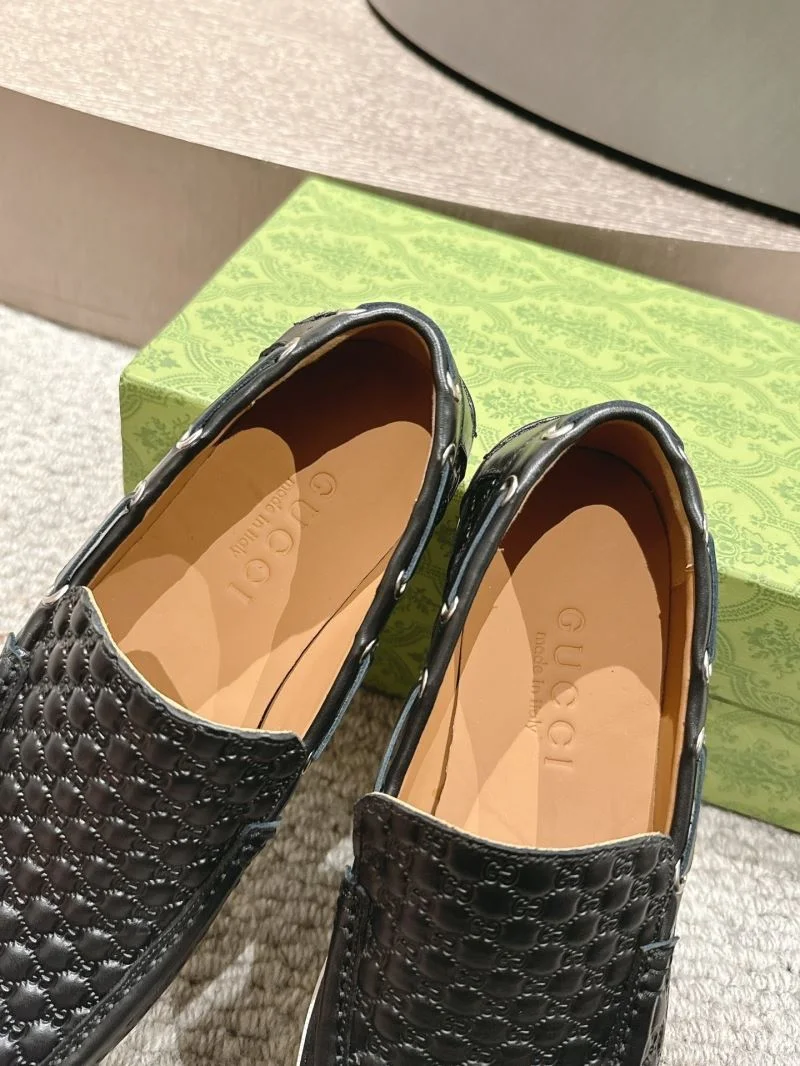 Gucci Low Shoes Premium 25097