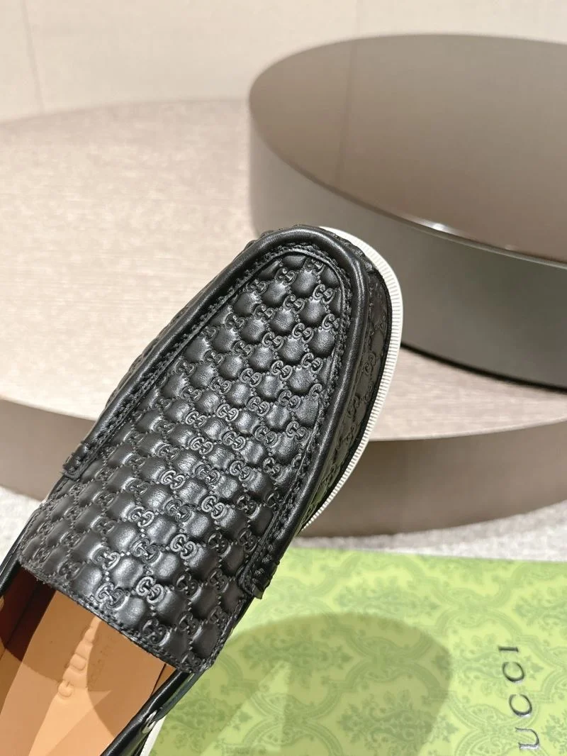 Gucci Low Shoes Premium 25097