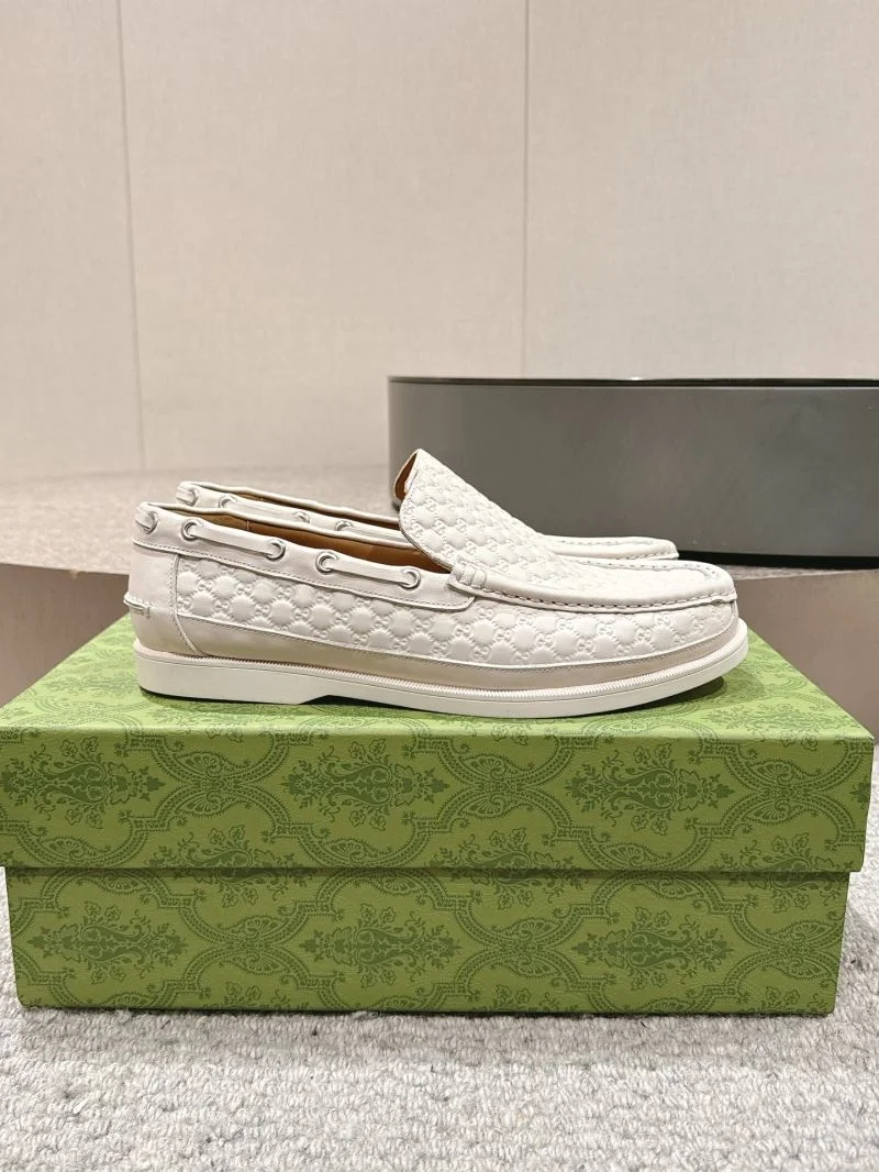 Minimalist Gucci Low Shoes 25070