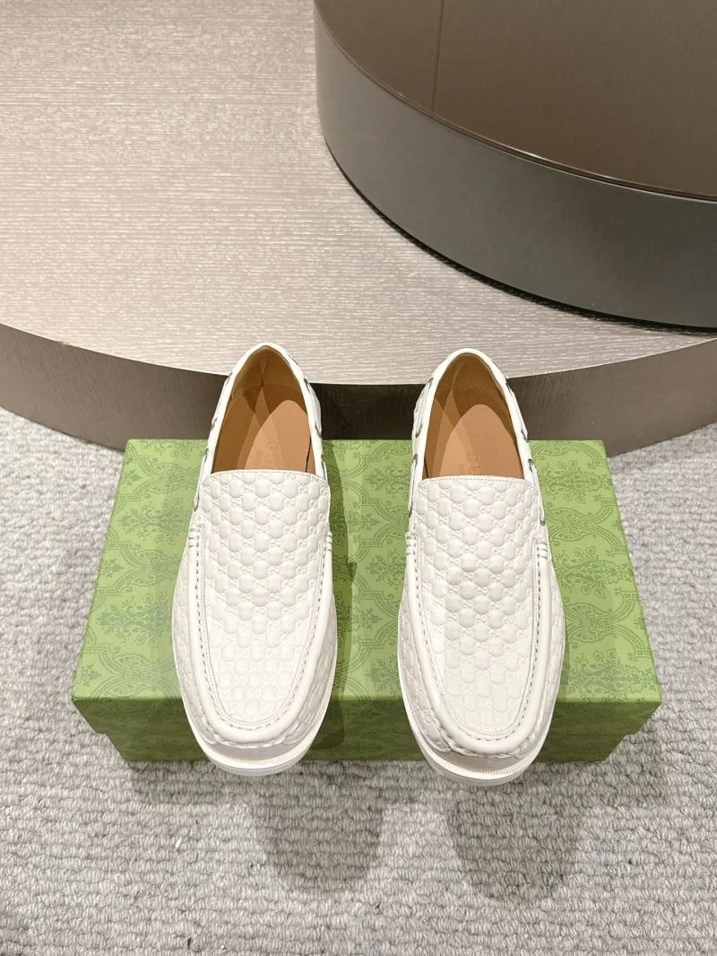 Minimalist Gucci Low Shoes 25070