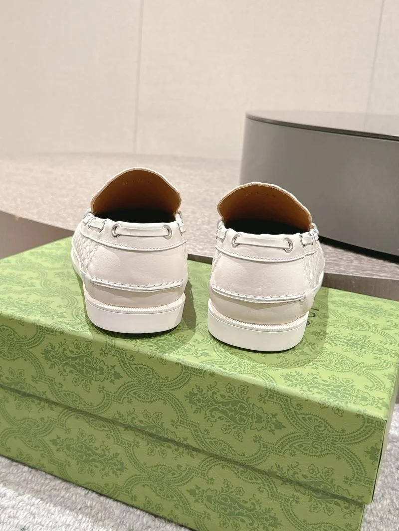 Minimalist Gucci Low Shoes 25070