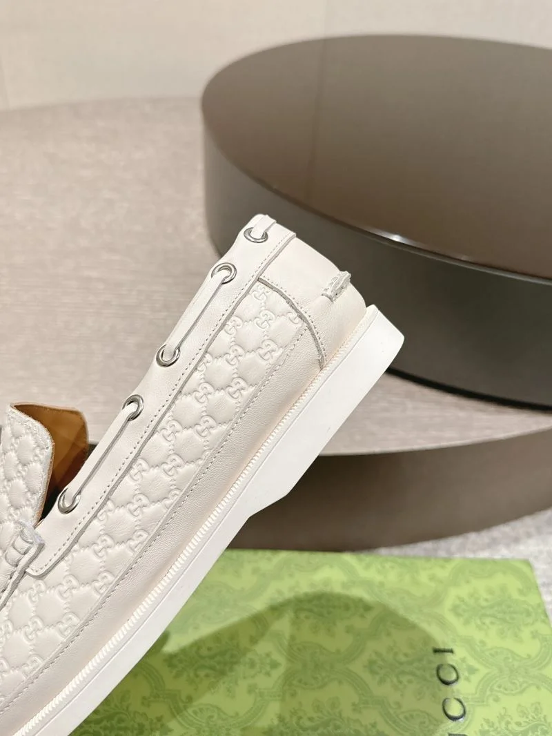 Minimalist Gucci Low Shoes 25070