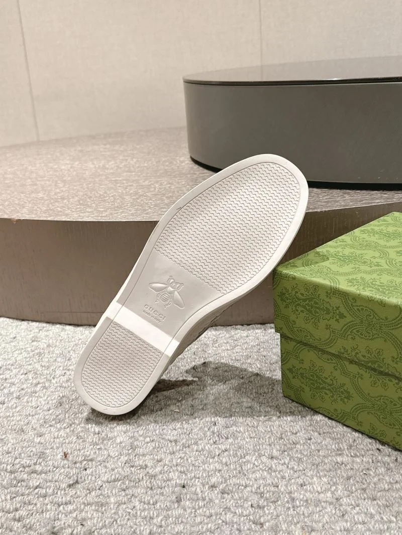 Minimalist Gucci Low Shoes 25070