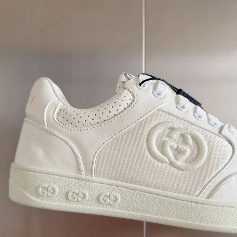 Lightweight Gucci Low Shoes 24849