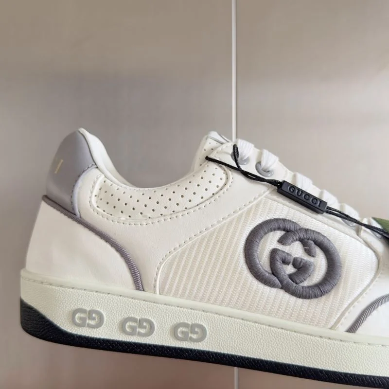 Functional Gucci Low Shoes 24841