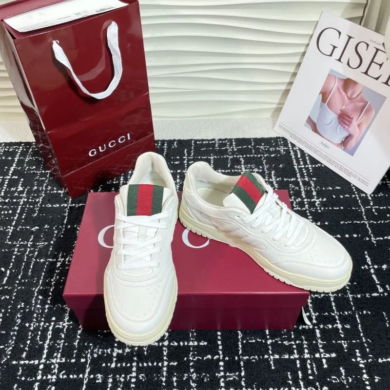 Gucci Low Shoes Sophisticated 24812