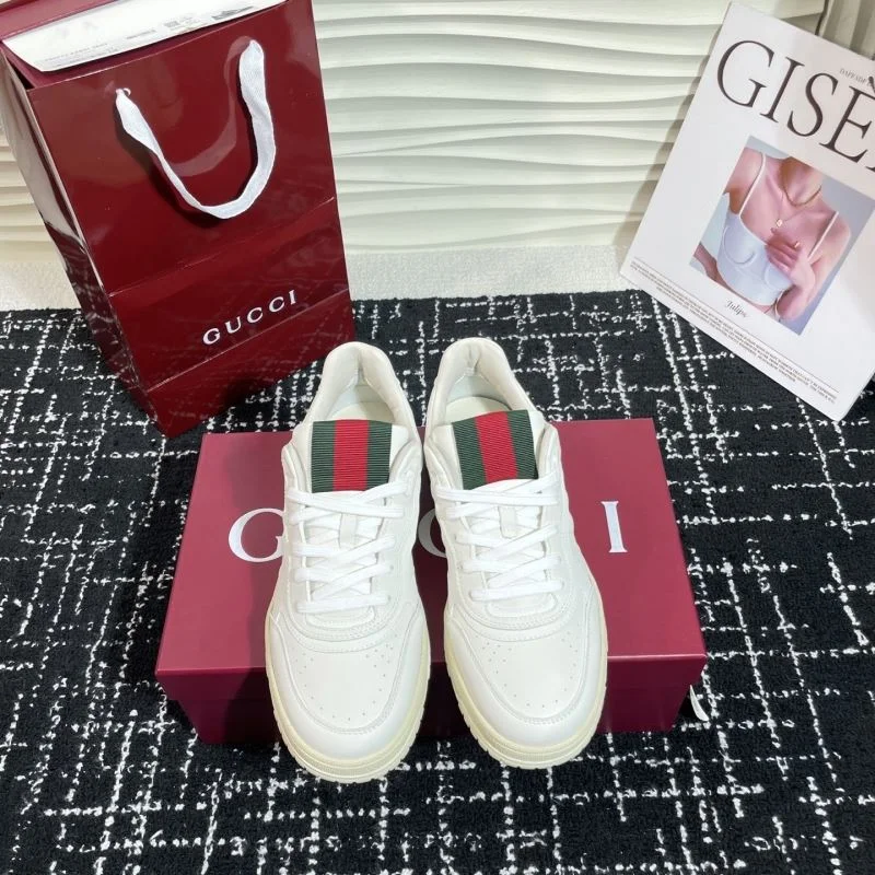 Gucci Low Shoes Sophisticated 24812