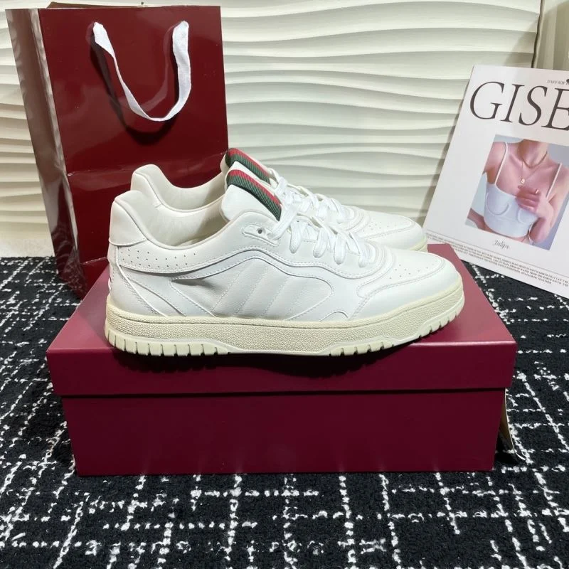 Gucci Low Shoes Sophisticated 24812