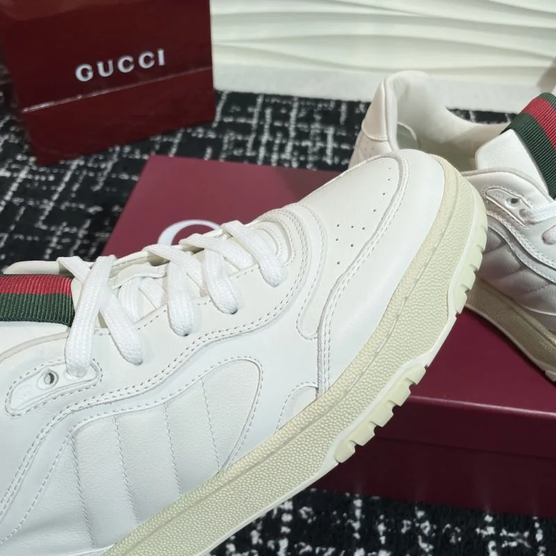 Gucci Low Shoes Sophisticated 24812