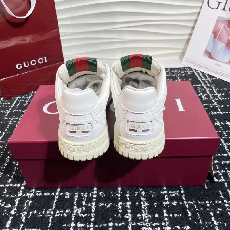Gucci Low Shoes Sophisticated 24812