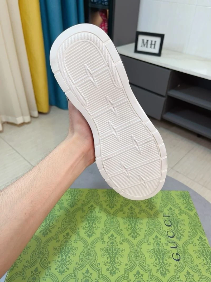 Unisex Gucci Low Shoes 25626