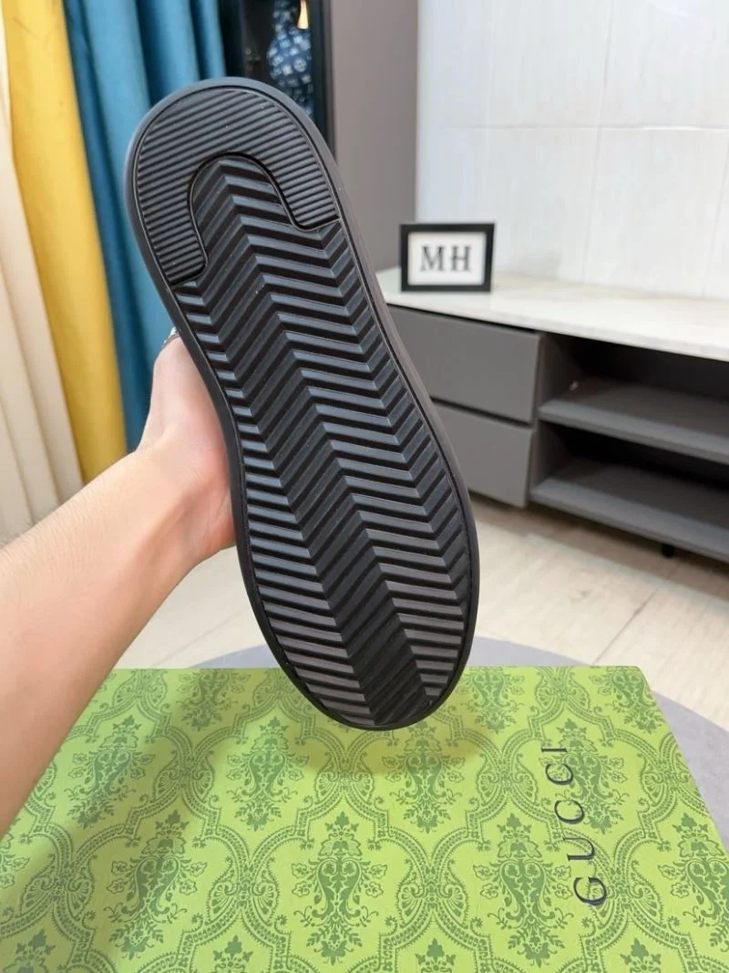 Comfortable Gucci Low Shoes 25624