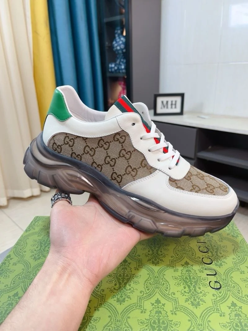 Seasonal Gucci Low Shoes 25622