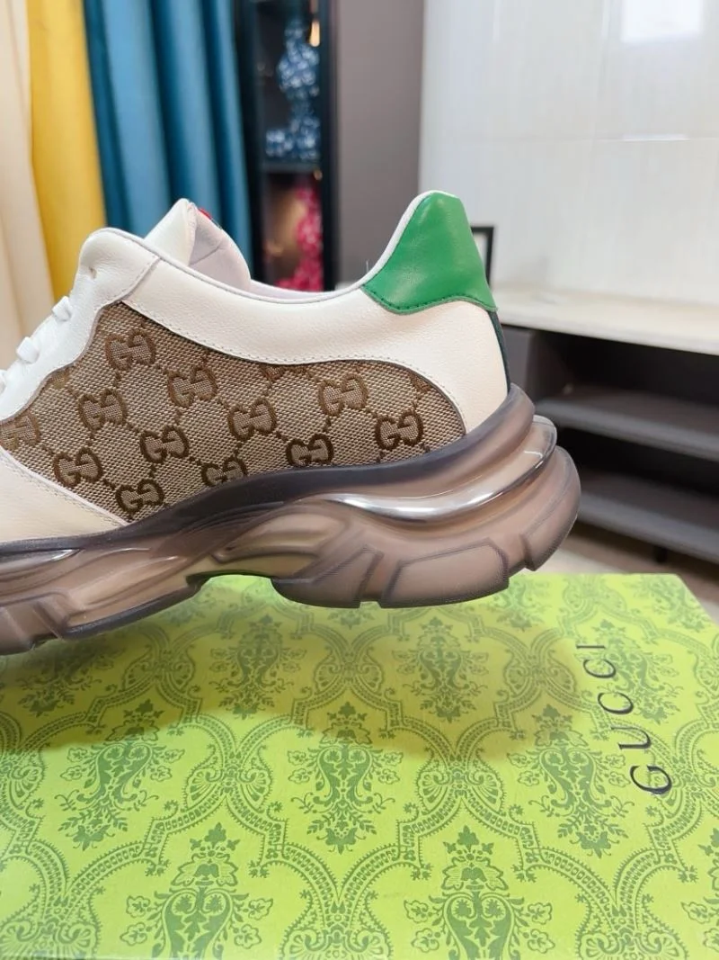 Seasonal Gucci Low Shoes 25622