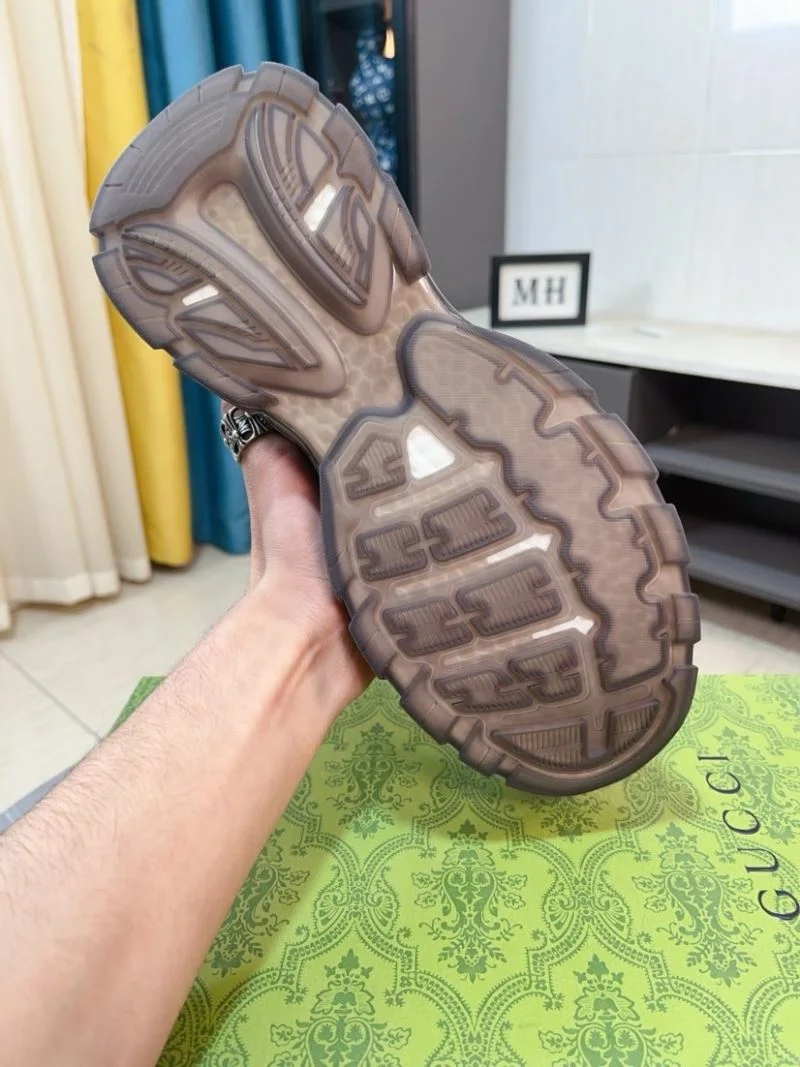 Seasonal Gucci Low Shoes 25622