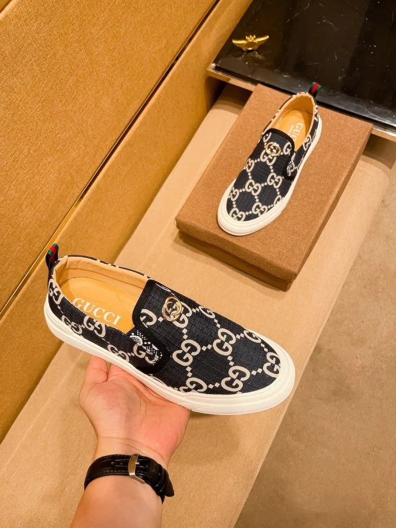 Gucci Low Shoes SmoothTexture 25620