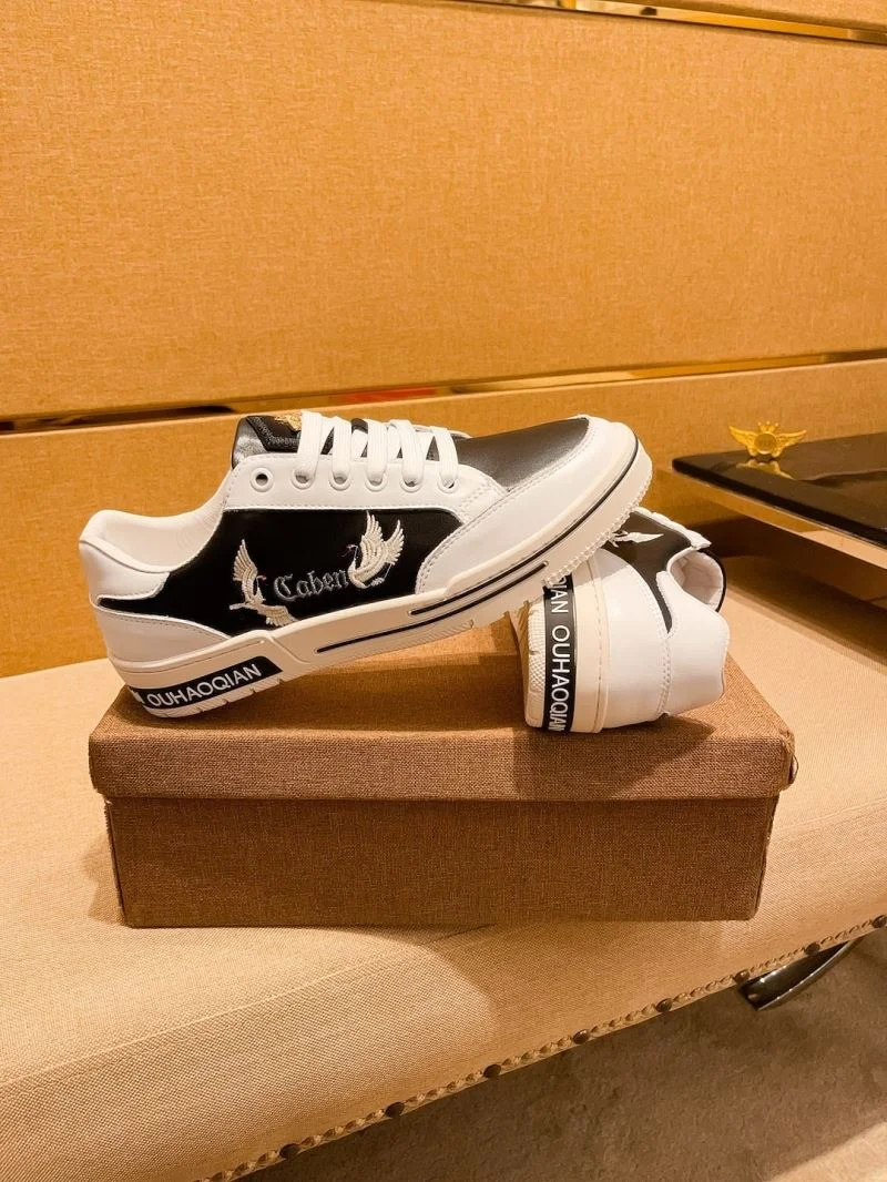MultiPurpose Gucci Low Shoes 25676