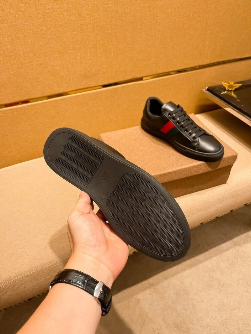 Gucci Low Shoes Original 25617