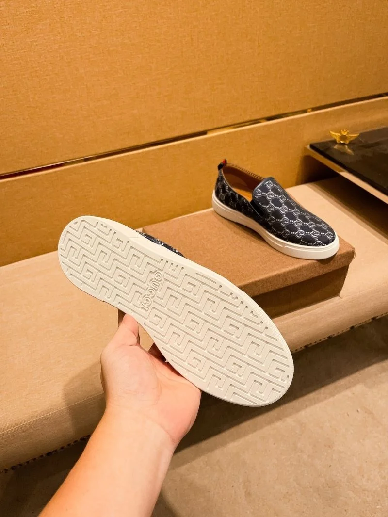 Compact Gucci Low Shoes 25627