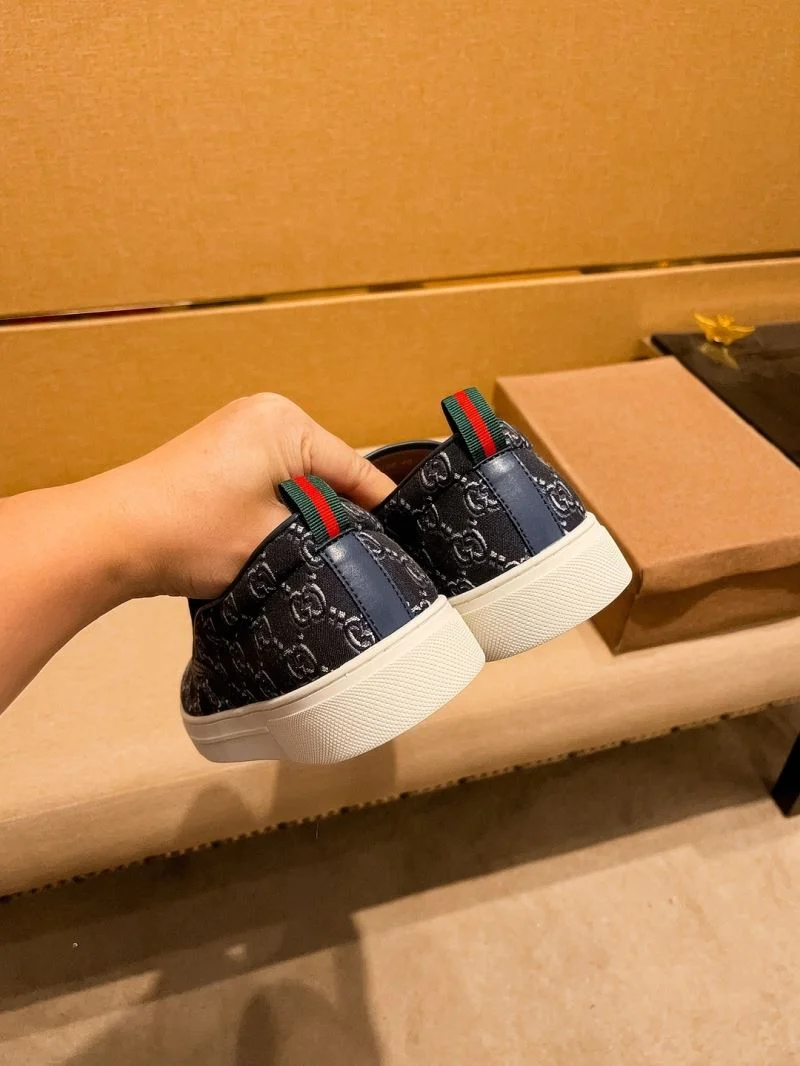 Compact Gucci Low Shoes 25627
