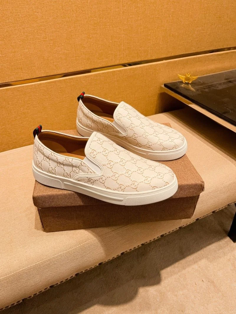 Gucci Low Shoes Neat 25611