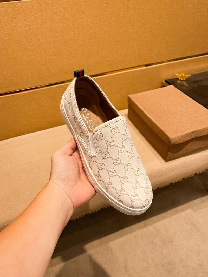 Gucci Low Shoes Neat 25611
