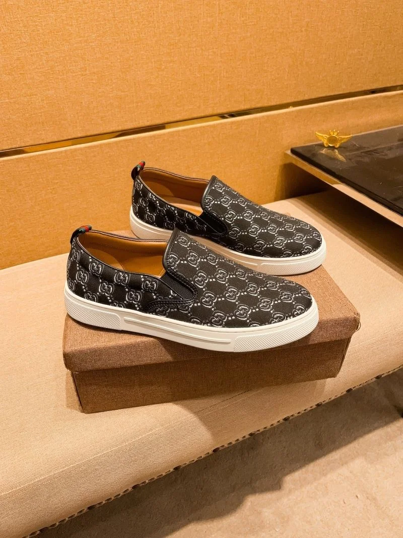 Refined Gucci Low Shoes 25656