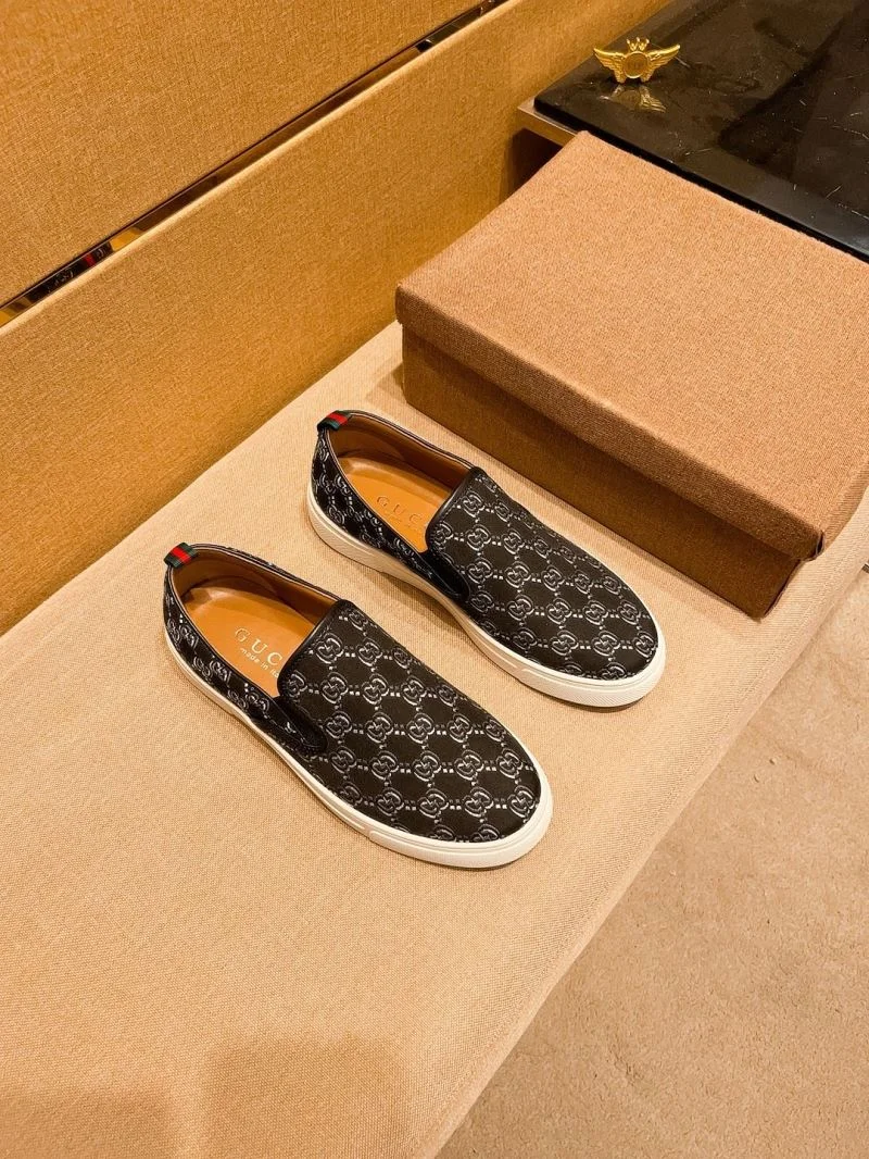 Refined Gucci Low Shoes 25656
