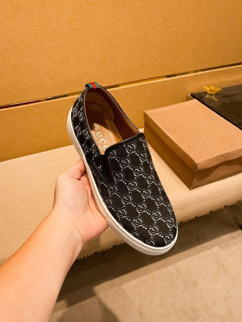 Refined Gucci Low Shoes 25656