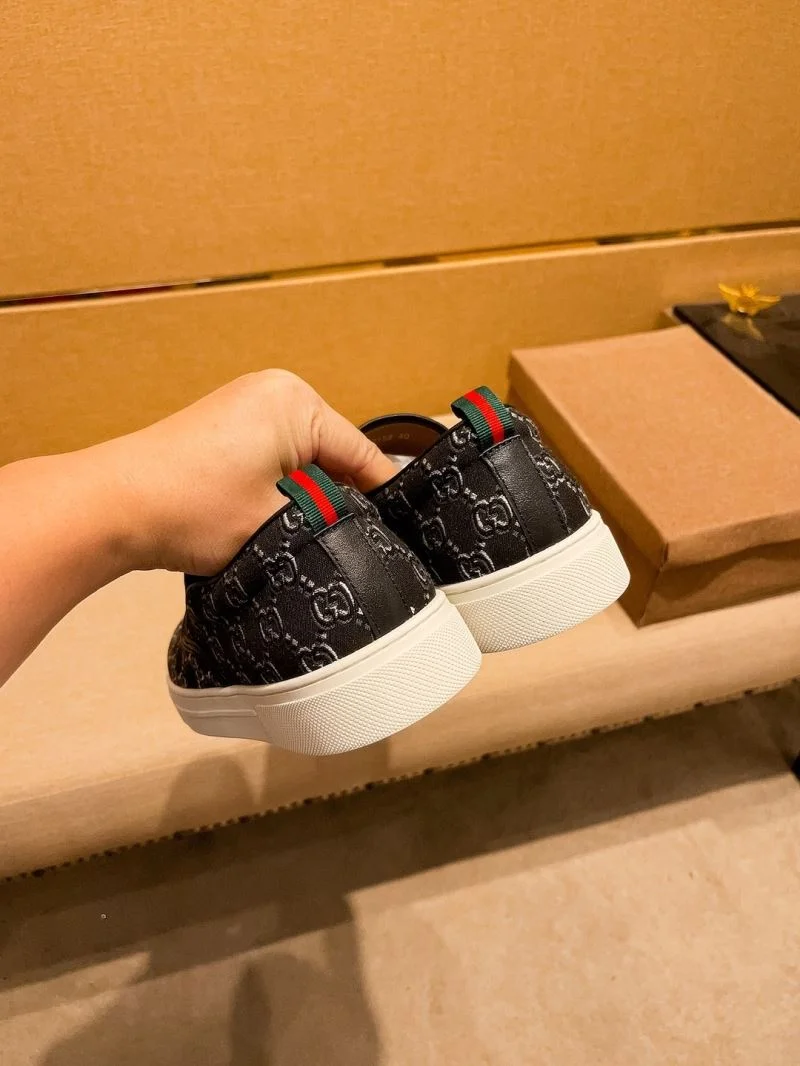 Refined Gucci Low Shoes 25656
