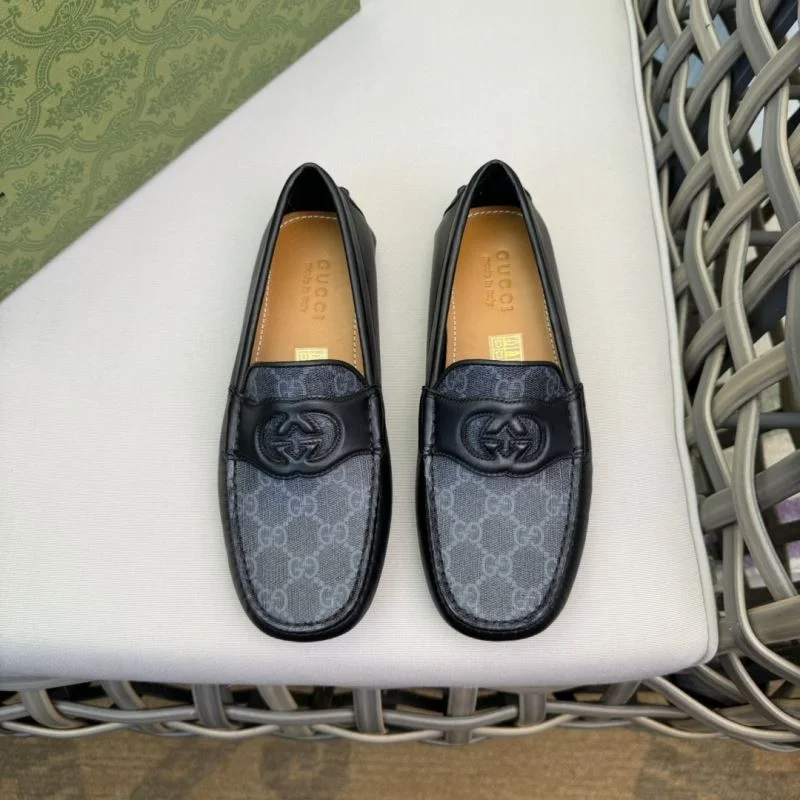 Modern Gucci Low Shoes 25645