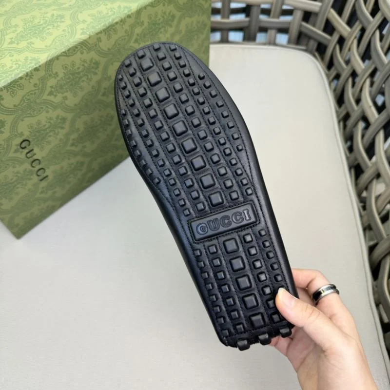 Modern Gucci Low Shoes 25645
