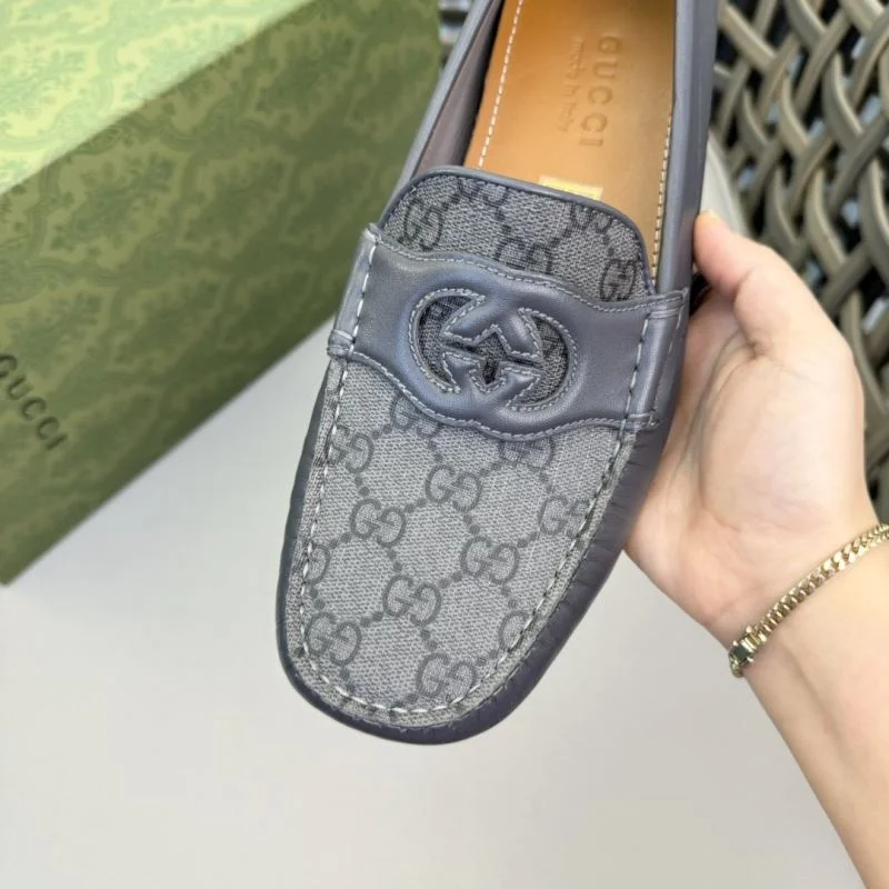 Gucci Low Shoes Comfortable 25613