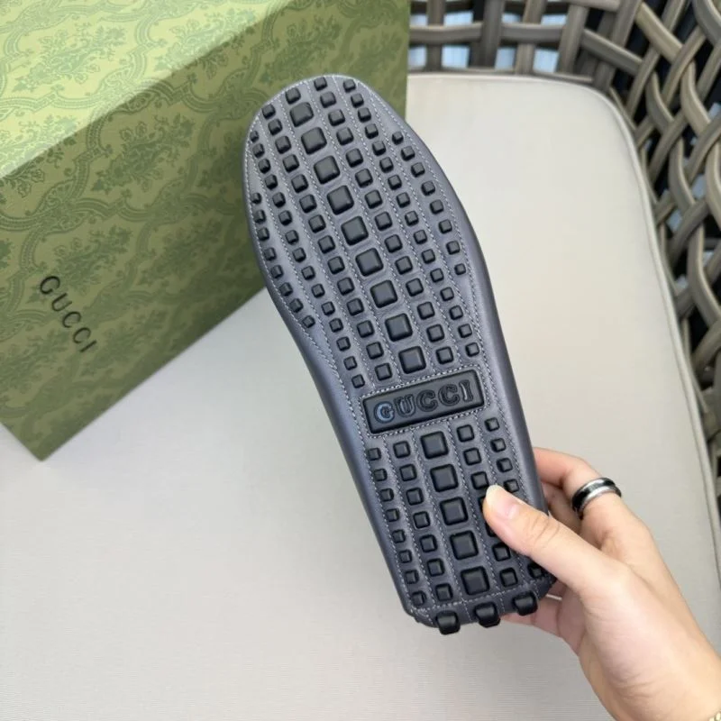 Gucci Low Shoes Comfortable 25613