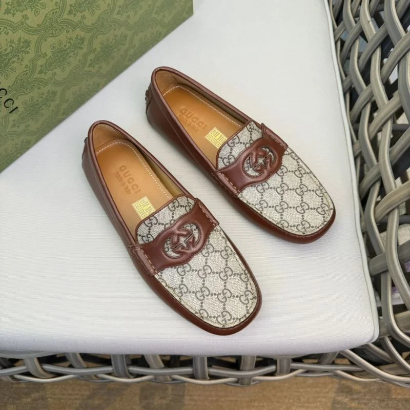 Gucci Low Shoes WellDesigned 25605