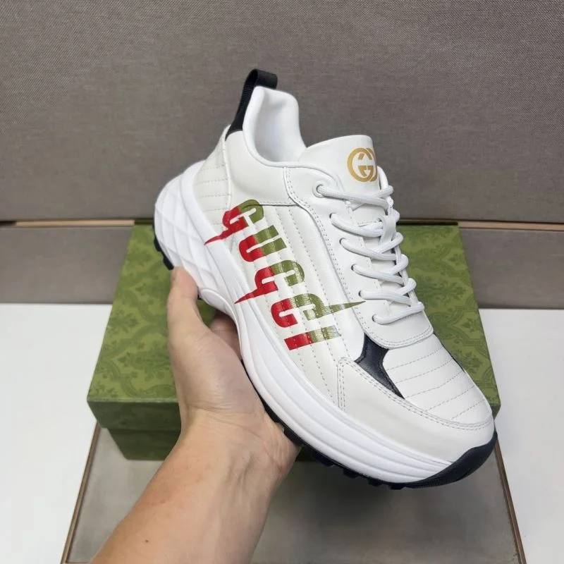 Lightweight Gucci Low Shoes 25574