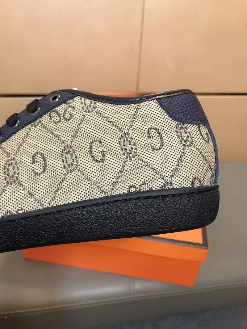 Tailored Gucci Low Shoes 25561
