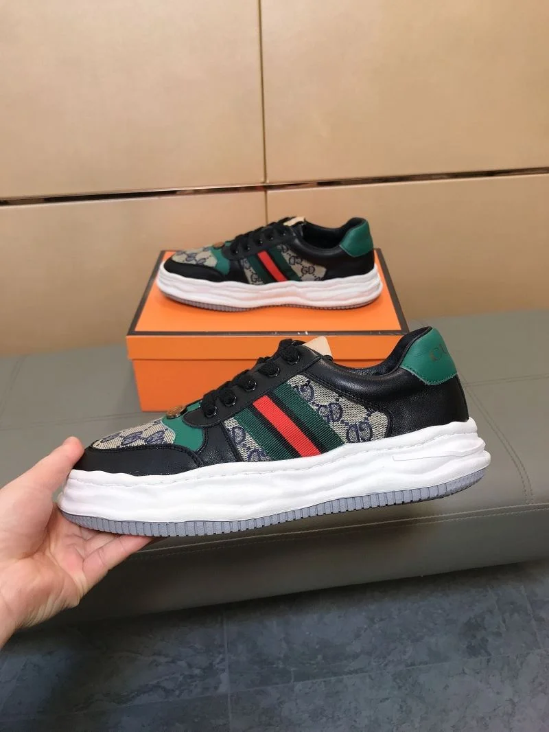 Sporty Gucci Low Shoes 25557