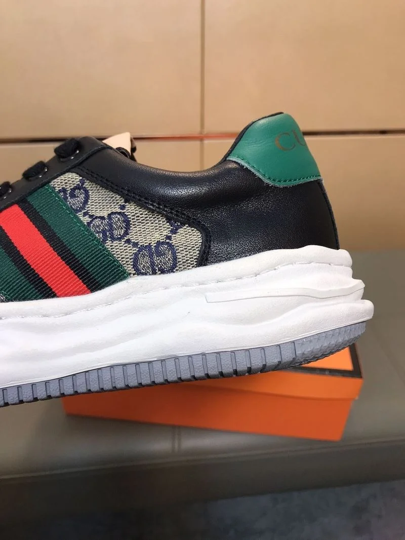 Sporty Gucci Low Shoes 25557