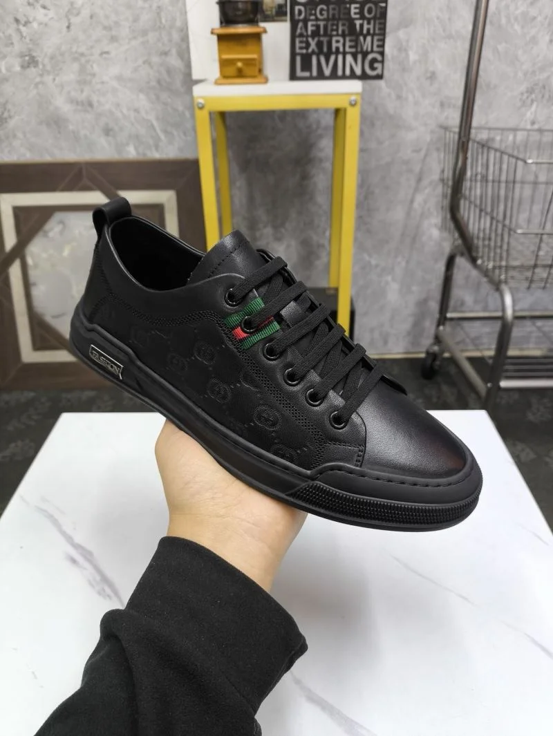 WaterResistant Gucci Low Shoes 25594