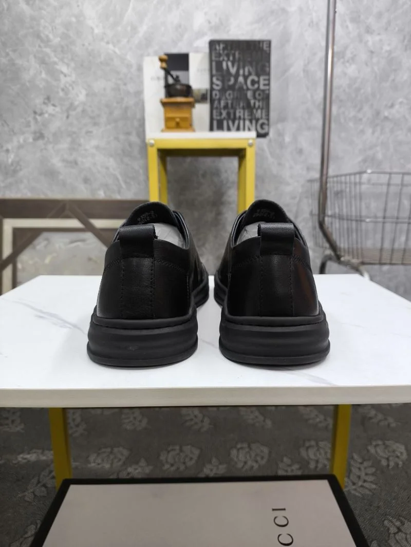 WaterResistant Gucci Low Shoes 25594