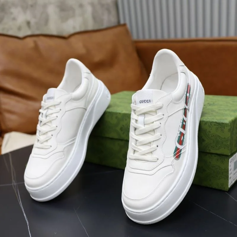 Gucci Low Shoes Compact 25546